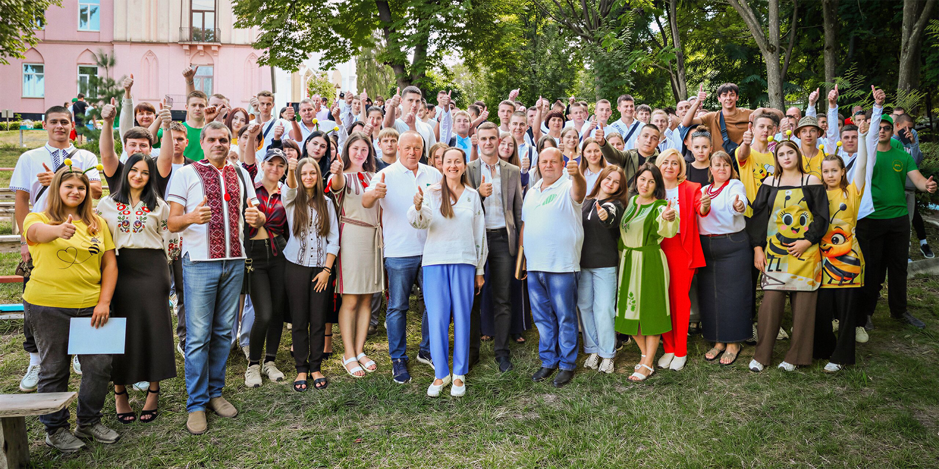 ЧОМУ НАМ ДОВІРЯЮТЬ